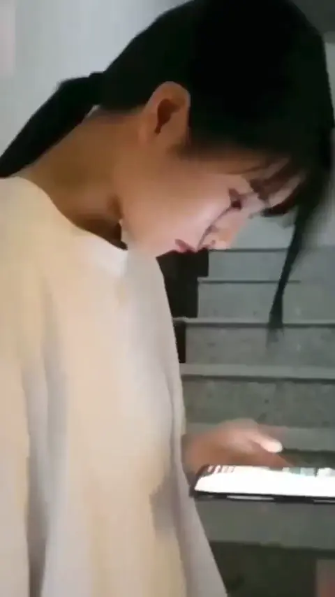 小区楼道寻找刺激